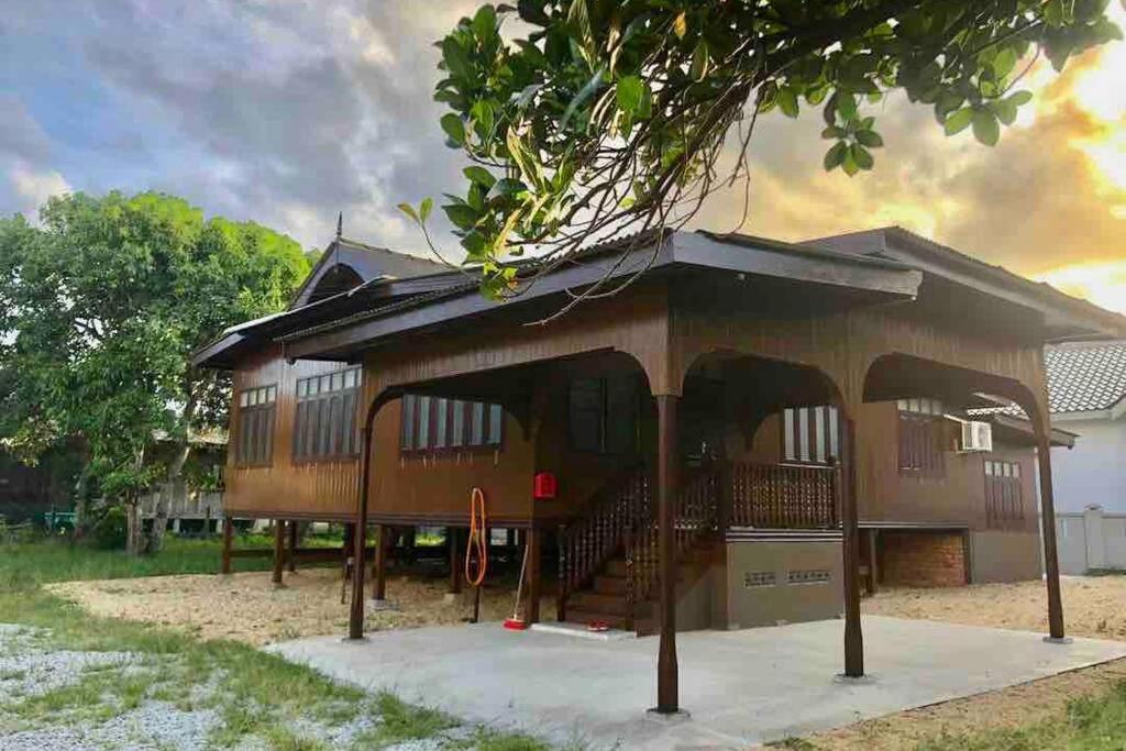 De Rhumaa Homestay Kuala Terengganu Exterior photo